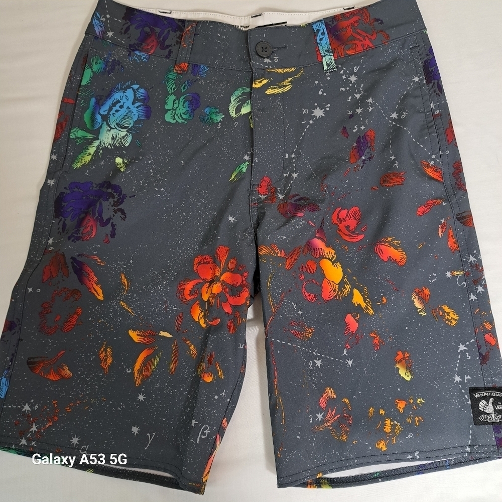 Vans Gray w/Multi Color Floral Vanphiban Shorts Men's Size 28